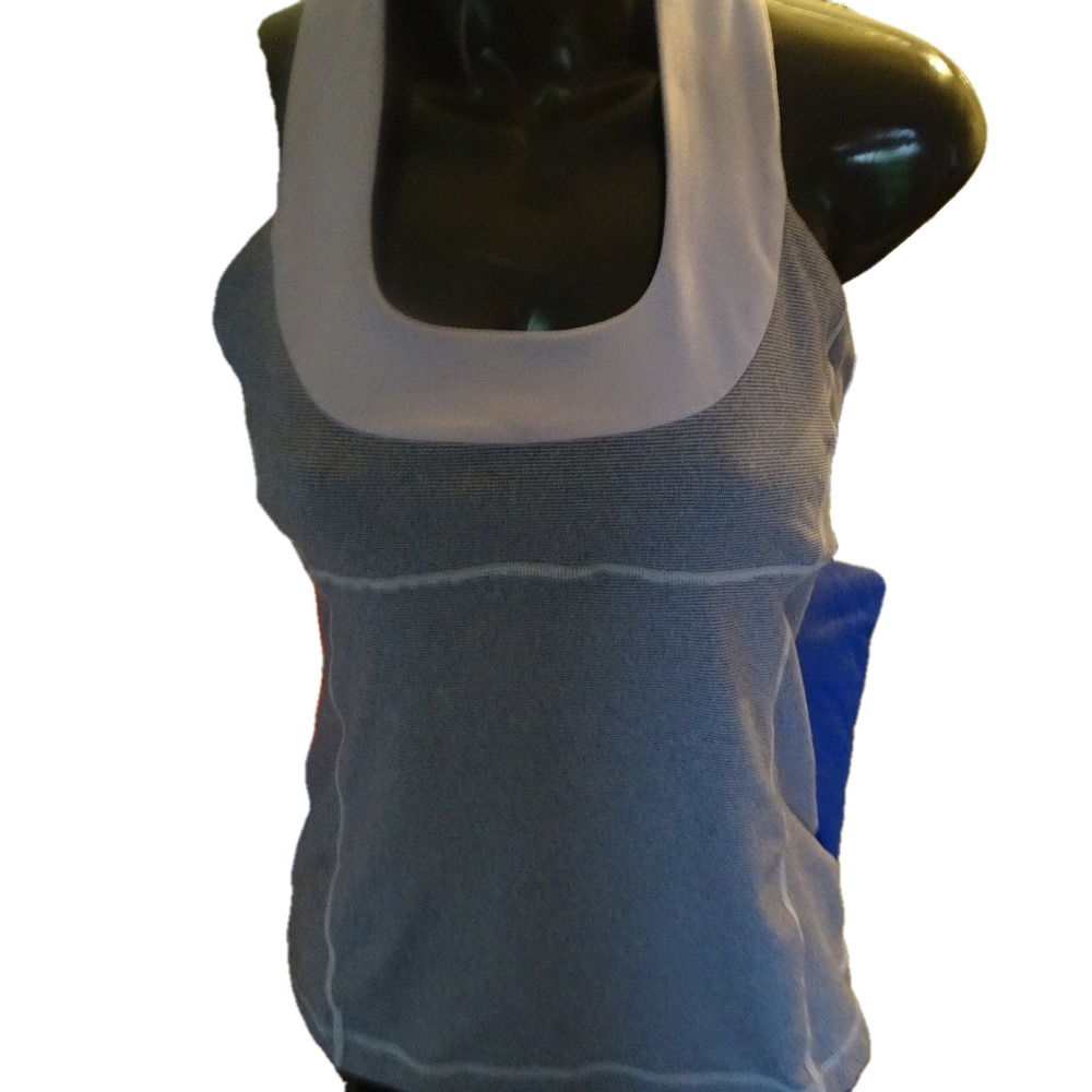 LULULEMON T-BACK BUILT IN  SHELF BRA TANK TOP